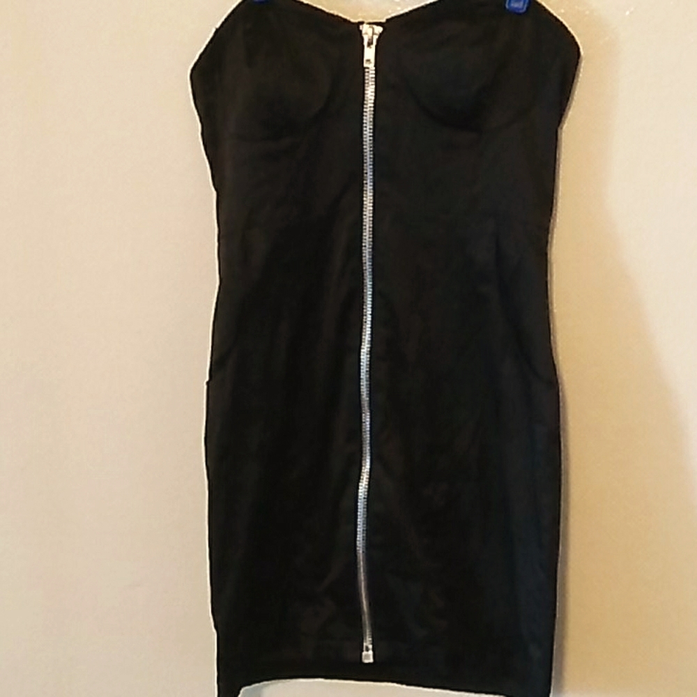 LOVE TEASE STRAPPLESS ZIPPER DRESS